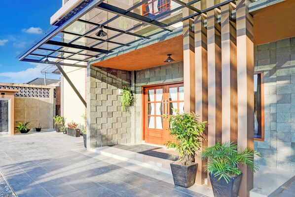 Exterior - Collection O Padang City Center Near Transmart Padang Formerly De Orchids (Padang)