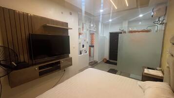 1 habitación, wifi y ropa de cama