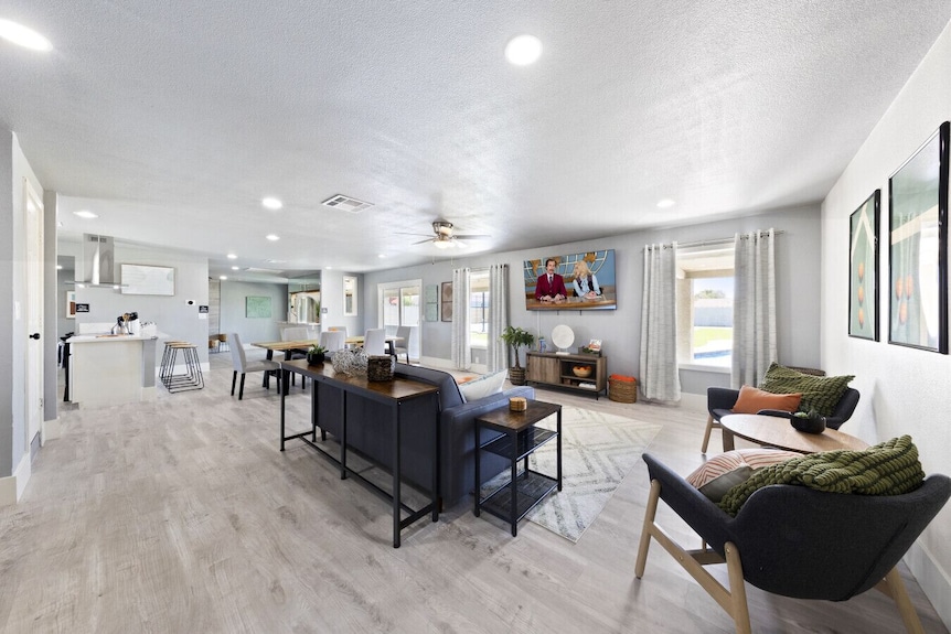 Luxury Vegas Getaway Pickleball, Pool & Game Room! - Henderson, NV