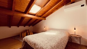 3 makuuhuonetta, silitysrauta/-lauta, ilmainen Wi-Fi, vuodevaatteet