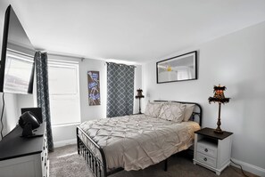2 bedrooms, desk, laptop workspace, soundproofing - Hudson house (Baltimore)