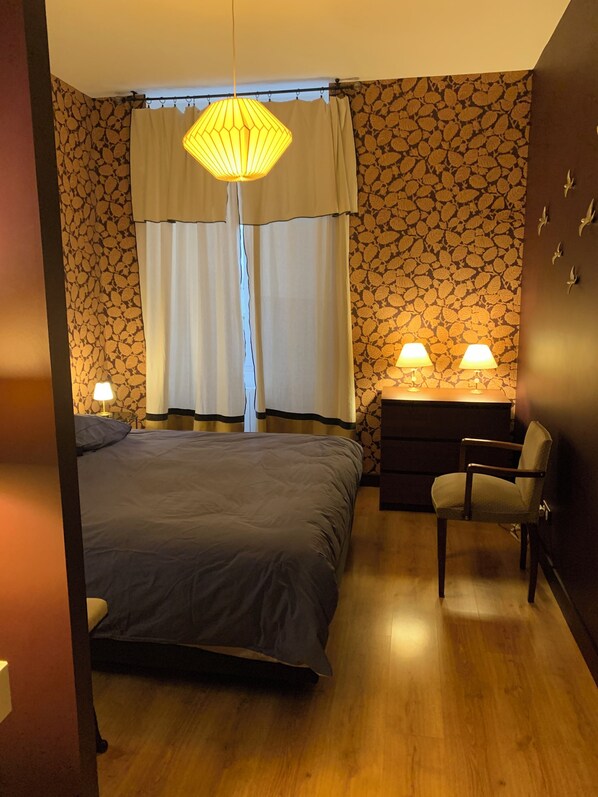 2 bedrooms, iron/ironing board, WiFi, bed sheets