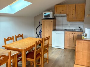 Fridge, microwave, dishwasher