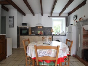 Réfrigérateur, micro-ondes, lave-vaisselle