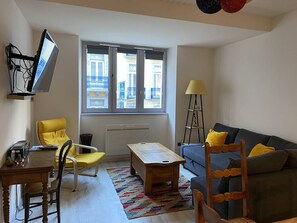 TV - Duplex apartment in Cauterets with private sauna and wifi (Cauterets)