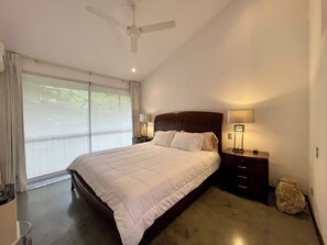 2 bedrooms - Beautiful Spacious Loft 2 Bedrooms 2 Full Baths 2 car Garage in Downtown (Uruca)