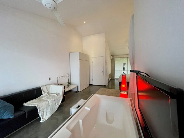 Condo, 2 Bedrooms, Patio, Garden View | Interior