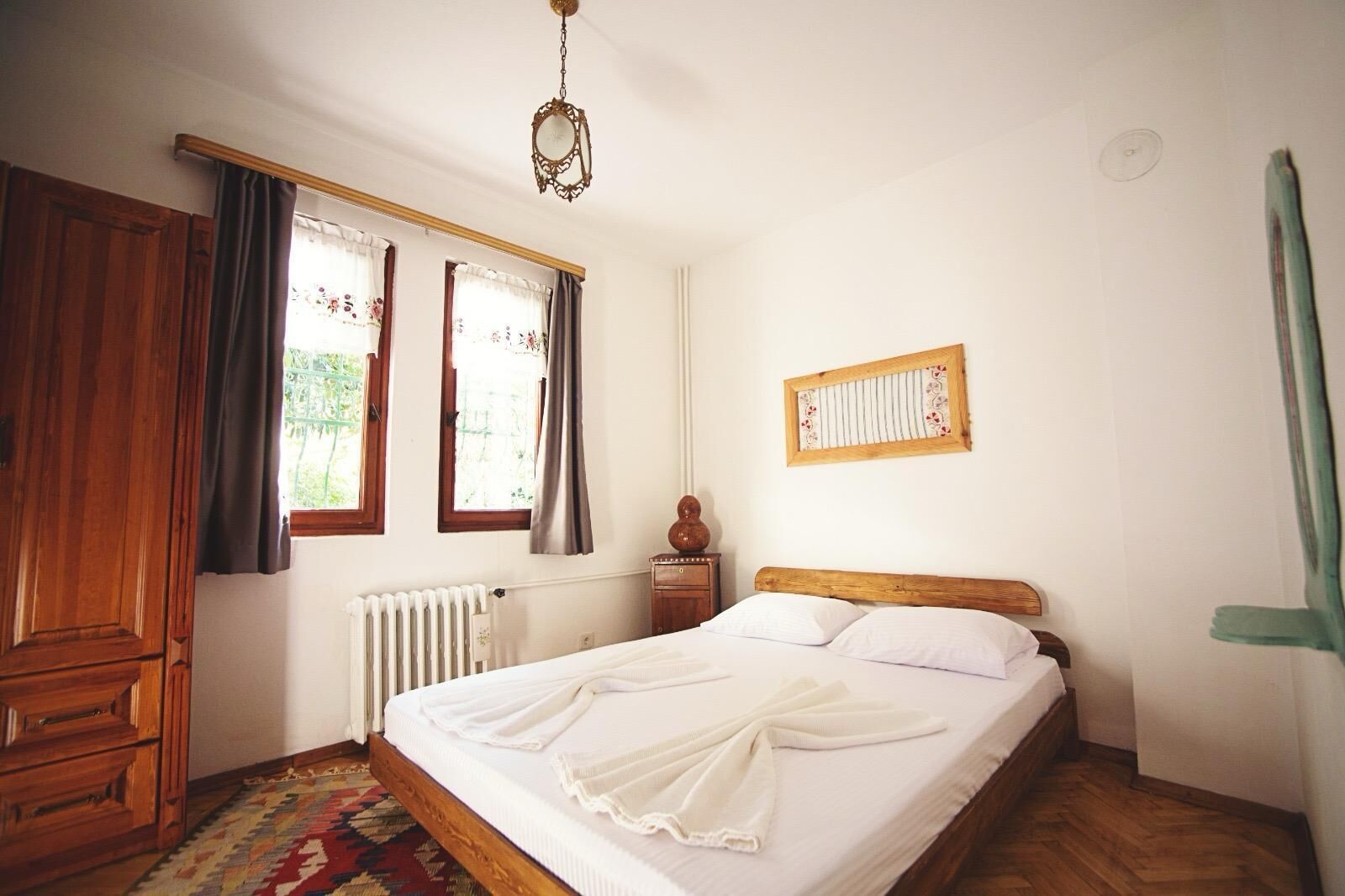 Deluxe Duplex, Lake View | Iron/ironing board, free WiFi