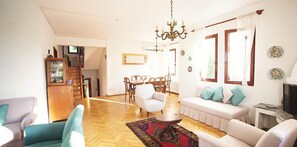Deluxe-Maisonette, Seeblick | Bügeleisen/Bügelbrett, kostenloses WLAN