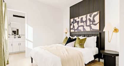 Chic & Cozy Guest Suite
