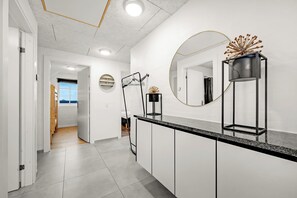 6 bedrooms, WiFi
