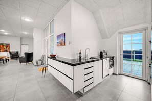 Réfrigérateur, four, plaque de cuisson, lave-vaisselle