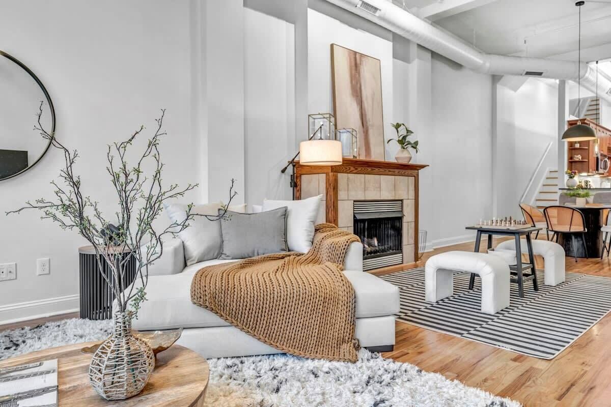 Fernseher, Kamin, Arbeitsbereiche