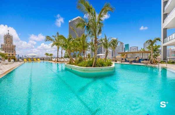 Pool - Luxe 2-BD Condo in Downtown | Water & City Views (Miami)