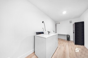 Interior - Chic Miami Studio | Gym, BBQ, Free Parking (Miami)