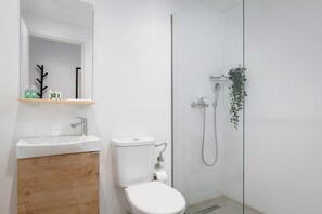 Bathroom - Syntagma Serenity Suites (Athens)