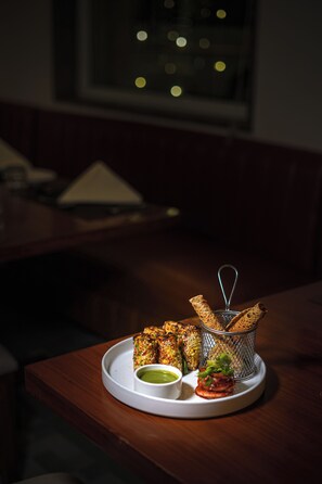 Food and drink - HOTEL TATHAGAT ASHOK (Rajgir)
