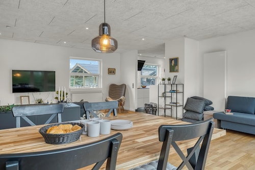 Lovely holiday home, renovated in 2024, located in Hanstholm by the North Sea.