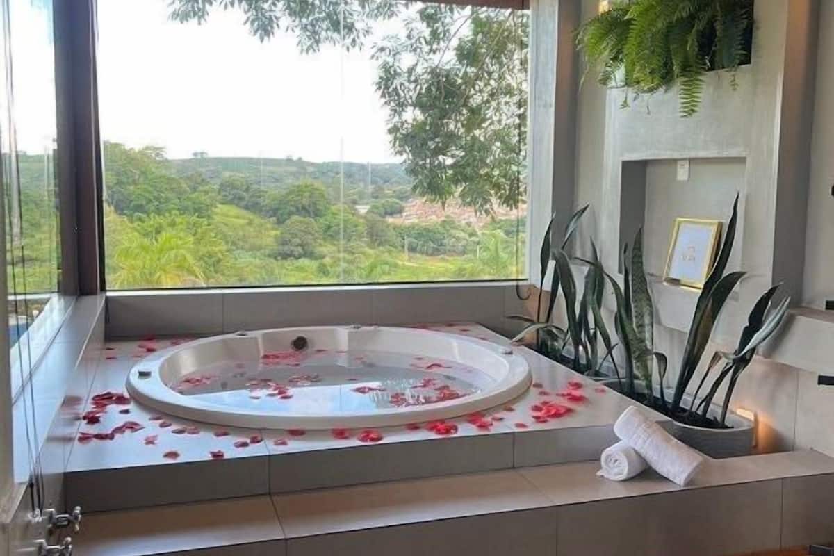 Deluxe chalet, uitzicht op stad | Bubbelbad