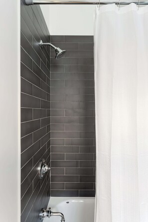 Shower, hair dryer, towels - Crosstown @ King | Downtown Dream - Walk to King! (Charleston)
