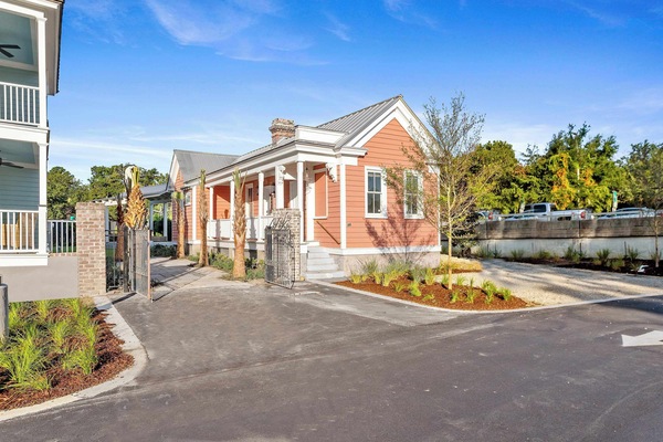Welcome to your downtown Charleston rental! Explore all things downtown by foot!