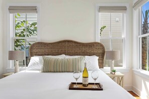 4 bedrooms, desk, iron/ironing board, travel cot - Luxurious 4BR Downtown Home - Walkable! (Charleston)