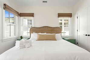 4 bedrooms, desk, iron/ironing board, travel crib