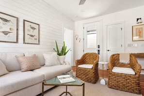 Een televisie en een kantoor