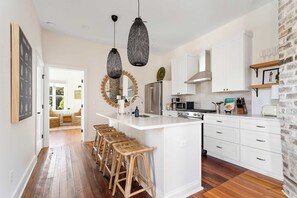 Fridge, microwave, oven, stovetop - Stylish 3BR Downtown Escape - Steps to KING ST! (Charleston)