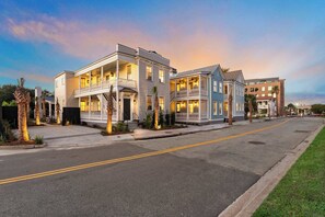 Exterior - Stylish 3BR Downtown Escape - Steps to KING ST! (Charleston)