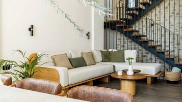 Fernseher, Tischtennisplatte