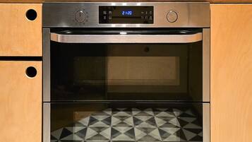 Microwave, oven, toaster