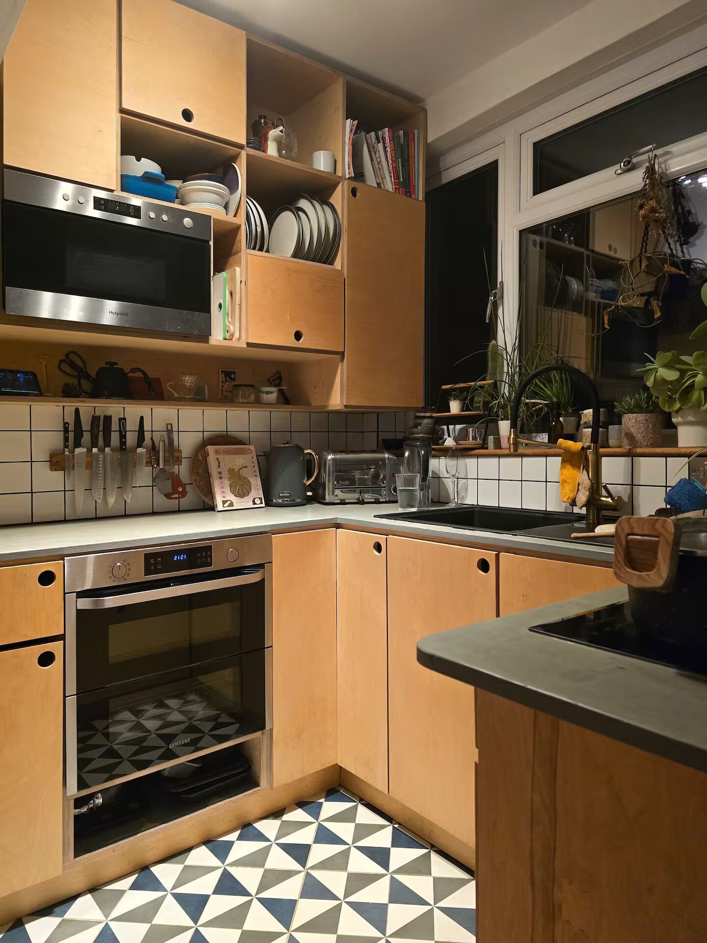 Microwave, oven, toaster