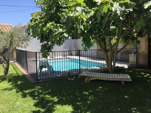 Vacation rental house with pool AVIGNON LS6-284.