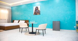 1 habitación, tabla de planchar con plancha, wifi y ropa de cama