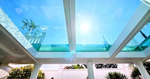 Außenpool, Liegestühle