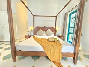 Villa | 3 bedrooms, laptop workspace, iron/ironing board, bed sheets