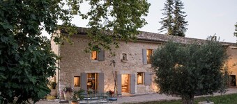 Holiday rental farm with pool EYGALIERES LS-447