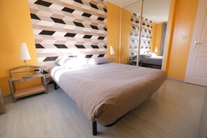 5 Schlafzimmer, Bügeleisen/Bügelbrett, kostenloses WLAN, Bettwäsche
