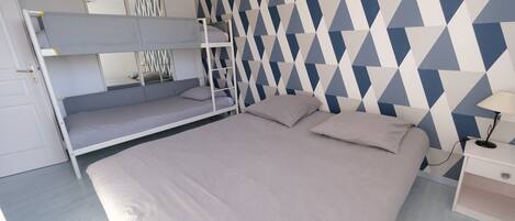 5 Schlafzimmer, BĂŒgeleisen/BĂŒgelbrett, kostenloses WLAN, BettwĂ€sche