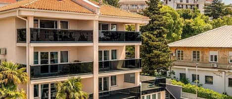 Apartment | Exterior