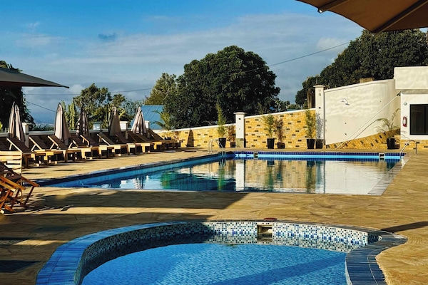 15 piscines a l'aire lliure
