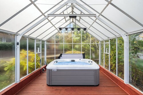 Serene Waterfront Escape w, Amazing View & Hot Tub