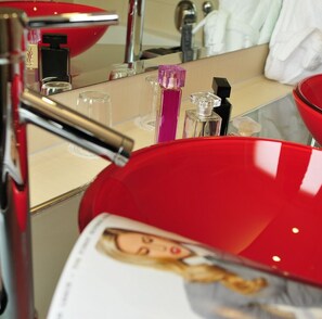 Studio Suite | Bathroom