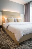 Comfort Double Room | Hypo-allergenic bedding, in-room safe, desk, blackout drapes