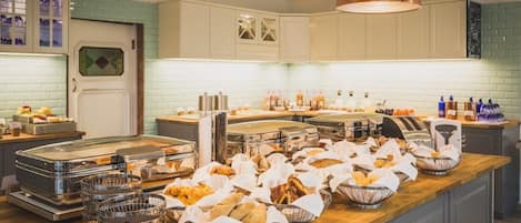 Petit déjeuner buffet compris tous les jours