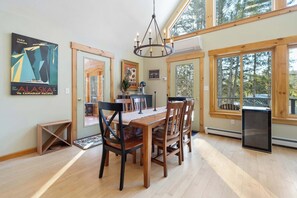 Dining - Lakeview 3-BR Residence 10-min to Okemo (Ludlow)