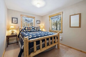 3 soverom, skrivebord, wi-fi og sengetøy