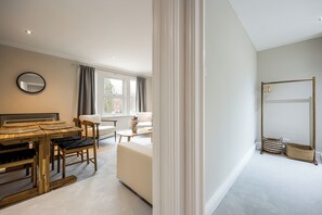Interior - Stylish Flat, short walk to town (Oxford)