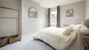 Unclassified image, 4 of 12, button - Stylish Flat, short walk to town (Oxford)